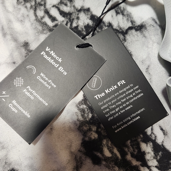 Knix V-neck padded bra - Picture 7 of 7